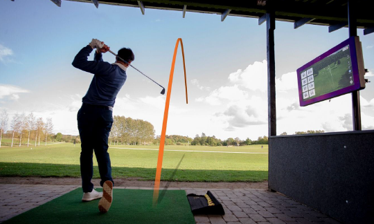 Indoor golf HIGHBALLS GOLF in Delden